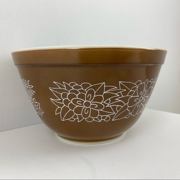 Vintage PYREX••Woodland mixing bowl set of three - Picture 4 of 16